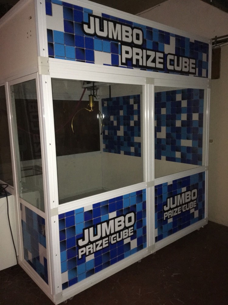 Jumbo prize cube claw machine arcade game