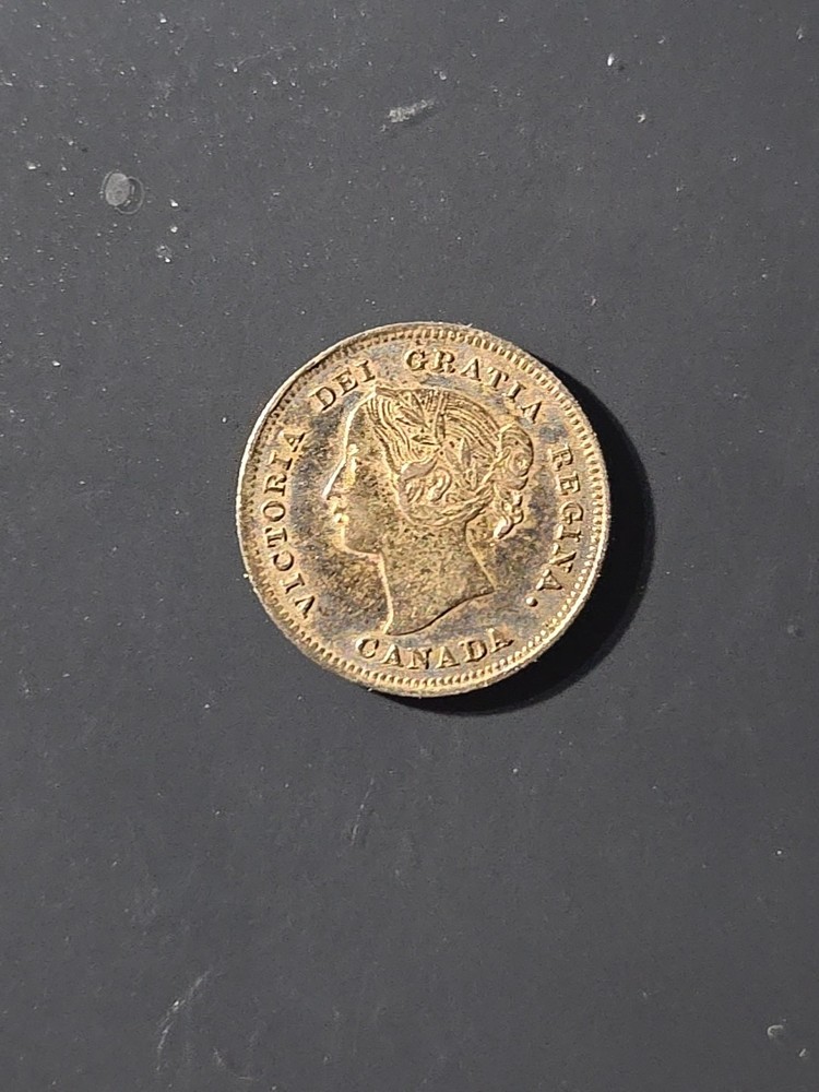 1900 (round zeros) Canada 5 cent silver - Solid VF (darkly toned) stk#K968