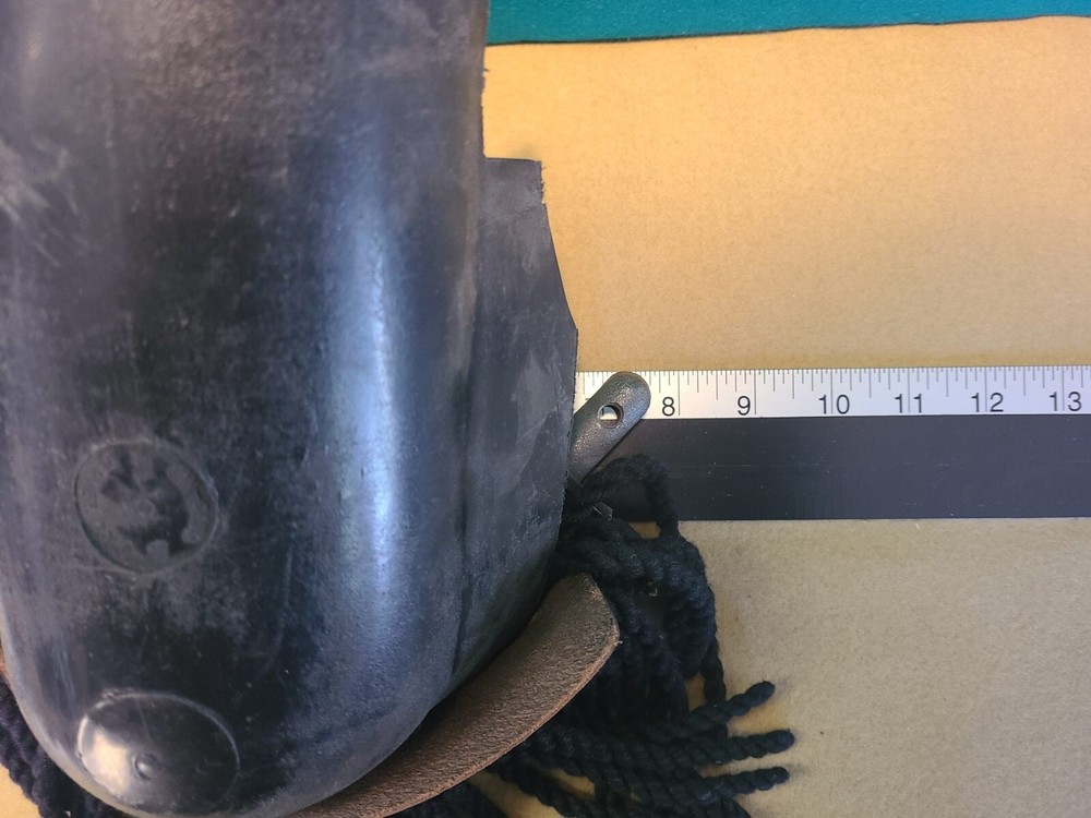 Pool table or billiard table gully boot