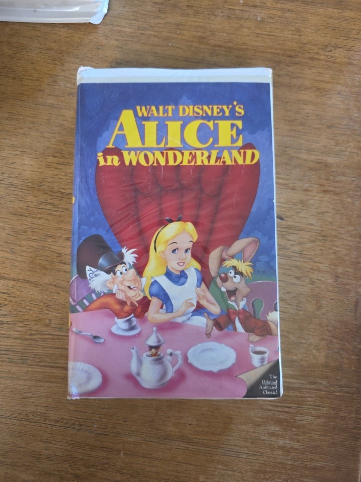 Walt Disney's Alice In Wonderland Black Diamond The Classics - VHS