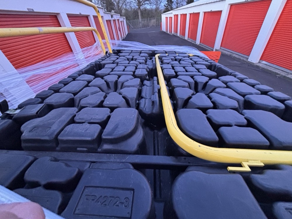 Pallets with Foldable railing’s & seatbelts 4000lb capacity