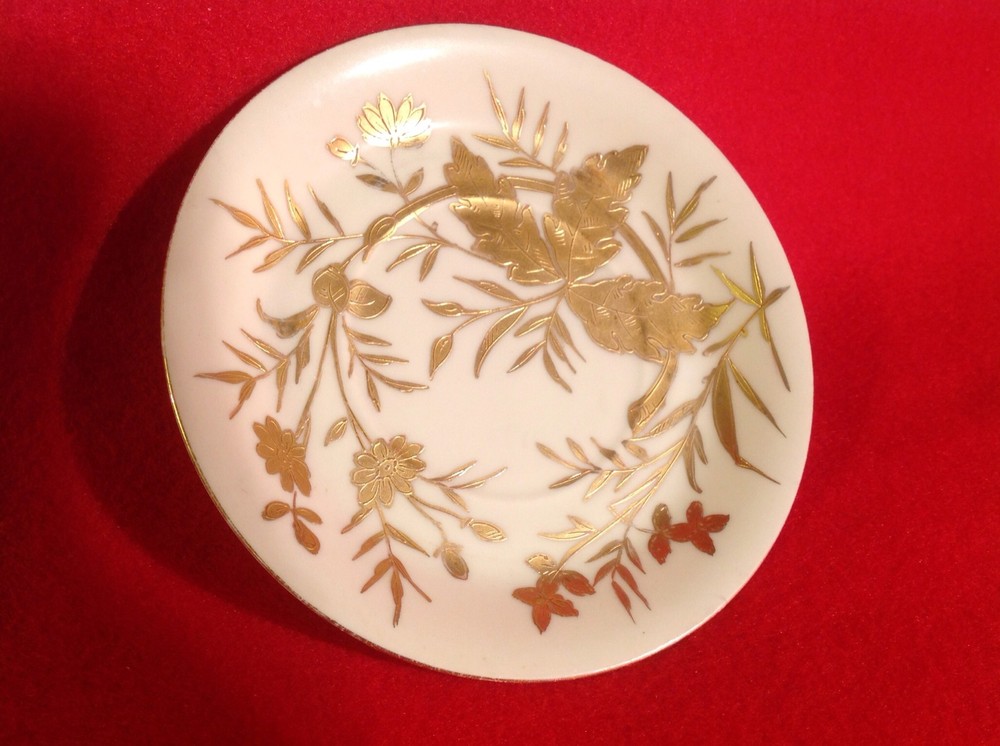Beehive Mark Gilded Teacup & Saucer Sets