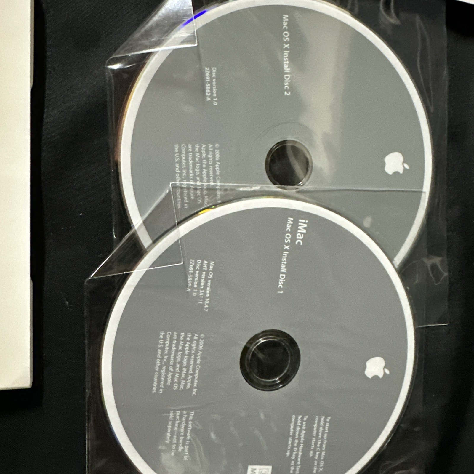 OEM Everything Else Mac OS X 10.4.7 Install /Applications 2-Disc Set & Stickers