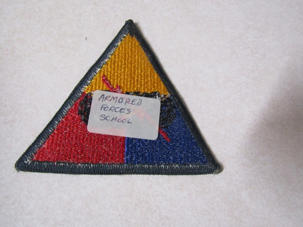 MILITARY PATCH WW2 ERA OR LATER US ARMY ARMORED DIVISION COMMAND SCHOOL #4