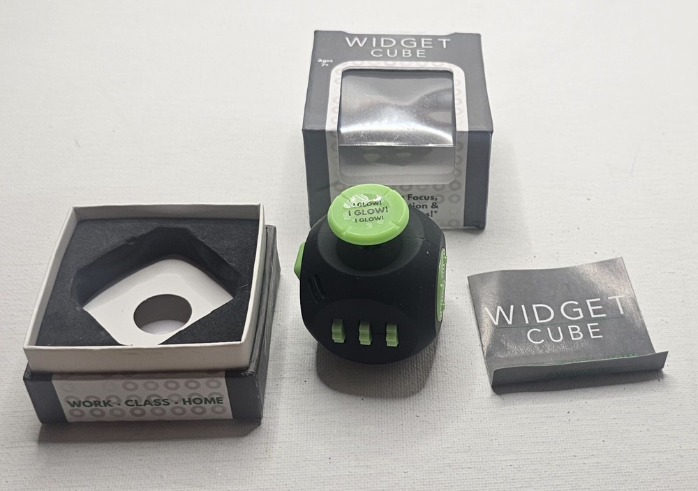 4 FIDGET CUBE GLOWS IN THE DARK