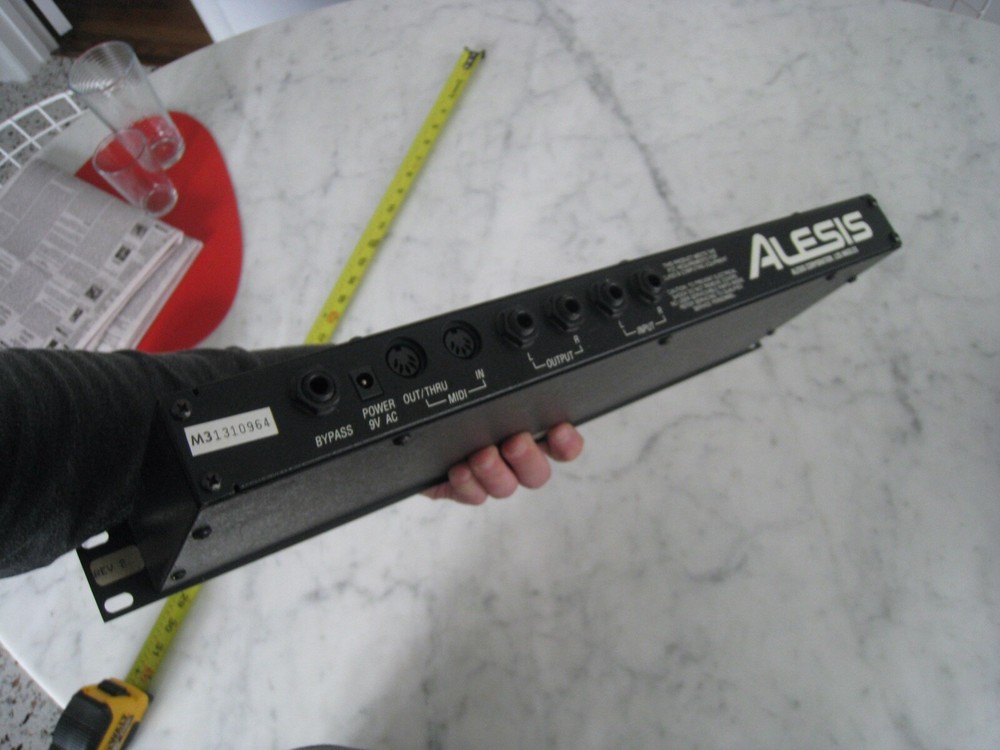 Alesis Midi-Verb 16 Bit Digital Multi-Effects Rack Mountable Audio Processor