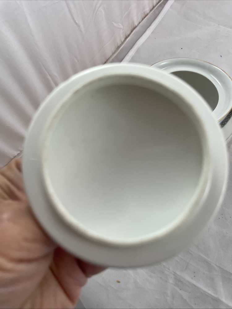Noritake Glenedon Sugar Bowl with Lid