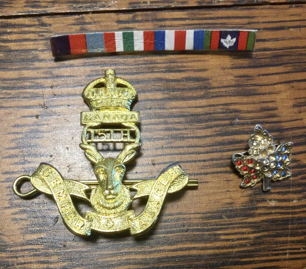 WW2 15th Alberta Light Horses Pin & RCAF Buttons