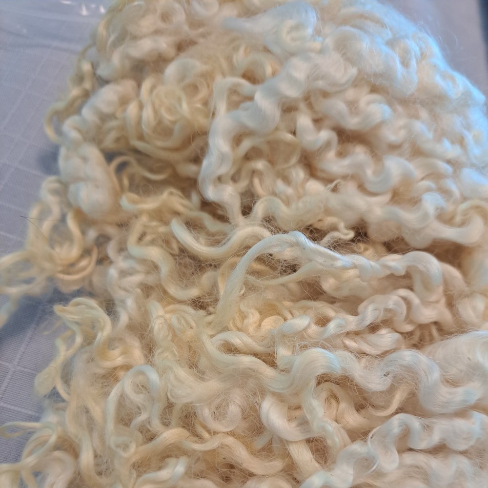  Lambs wool locks art craft White Sheep 1 oz