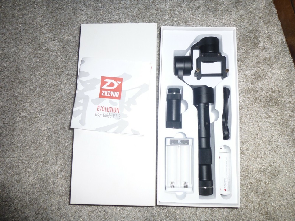ZHIYUN EVOLUTION 3-AXIS handheld stabilizing Gimbal Minimally Used