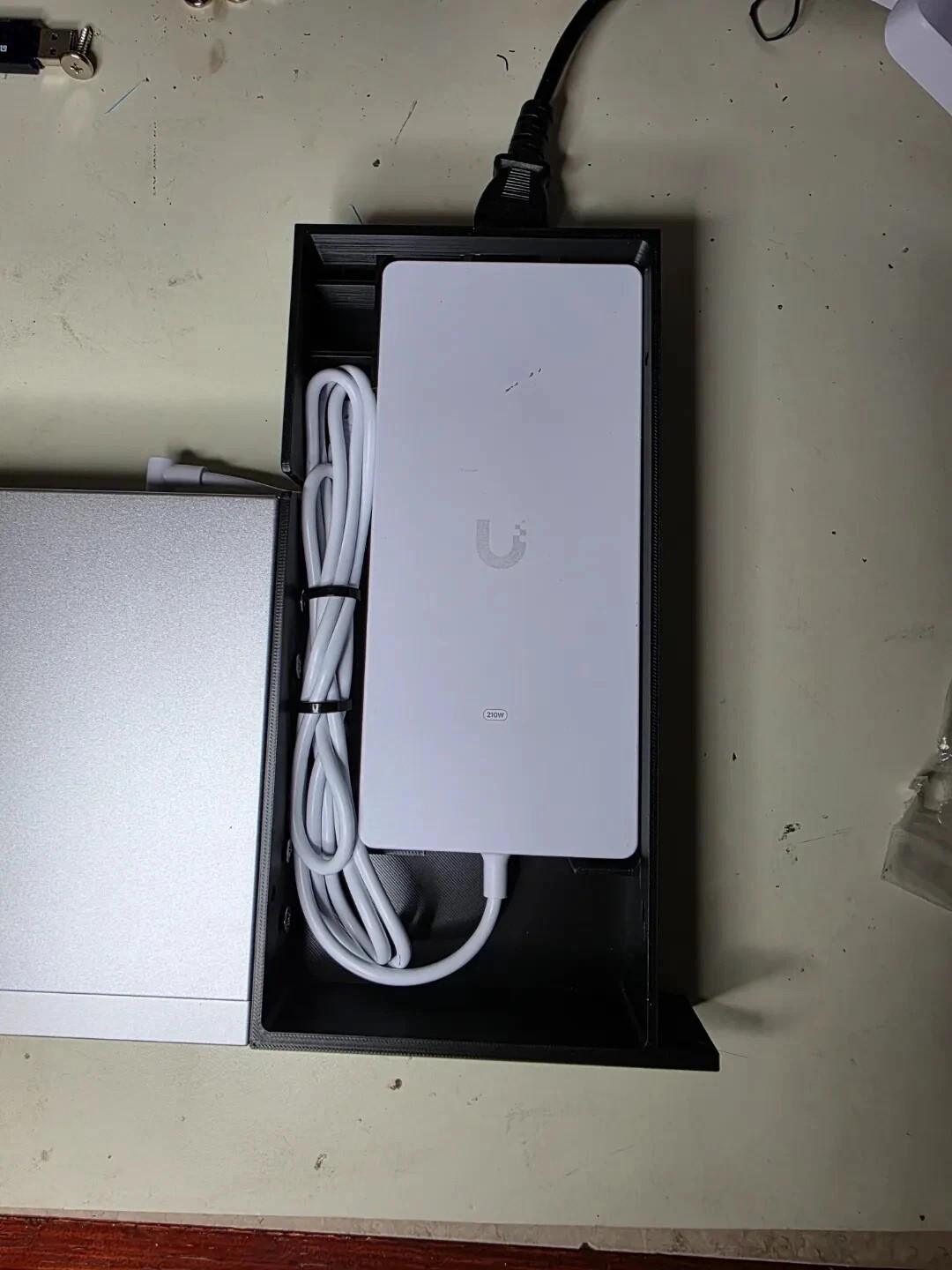 Rack Mount for UniFi USW-Pro-Max-16-PoE – 1U 19" with Right-Angle Tray for PSU