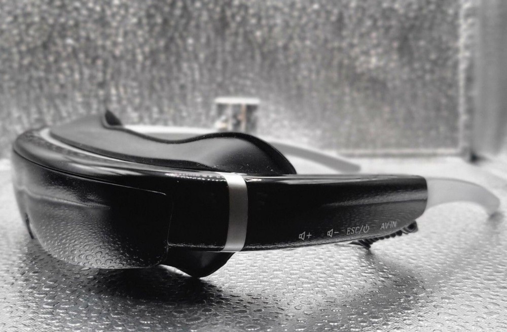 iTV Goggles (With Case) (VR Like Headset) MSRP $599