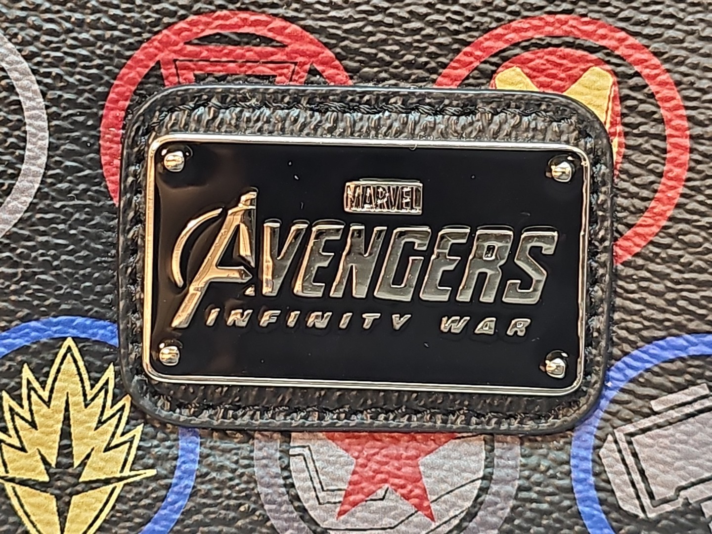 Loungefly Marvel Avengers Infinity War Icons Clutch Zip Around Wallet RARE 2018