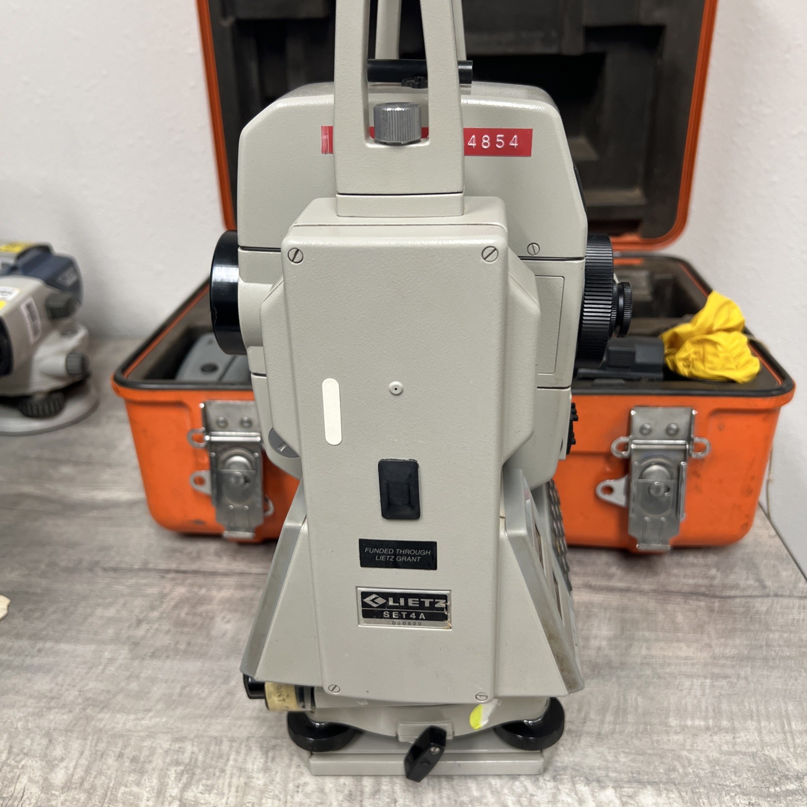 SOKKISHA LIETZ SET 4A SURVEY EQUIPMENT TOTAL STATION W/ BATTERIES AND CHARGER