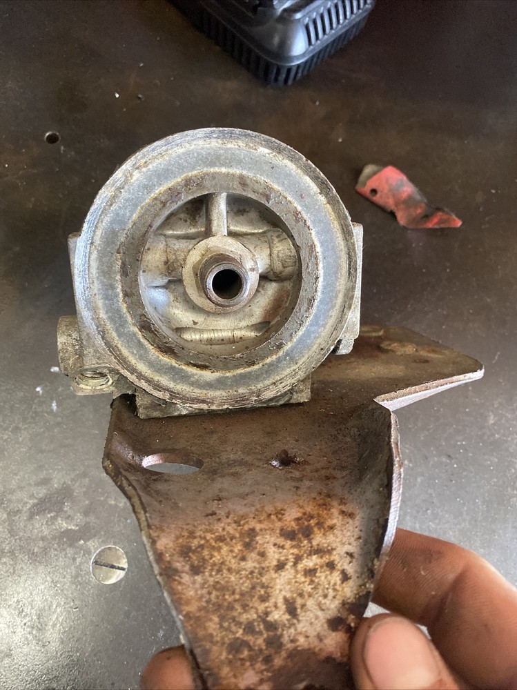 Fuel filter bracket