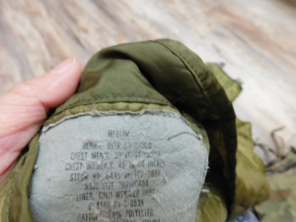 US ARMY FIELD JACKET LINER SIZE MEDIUM