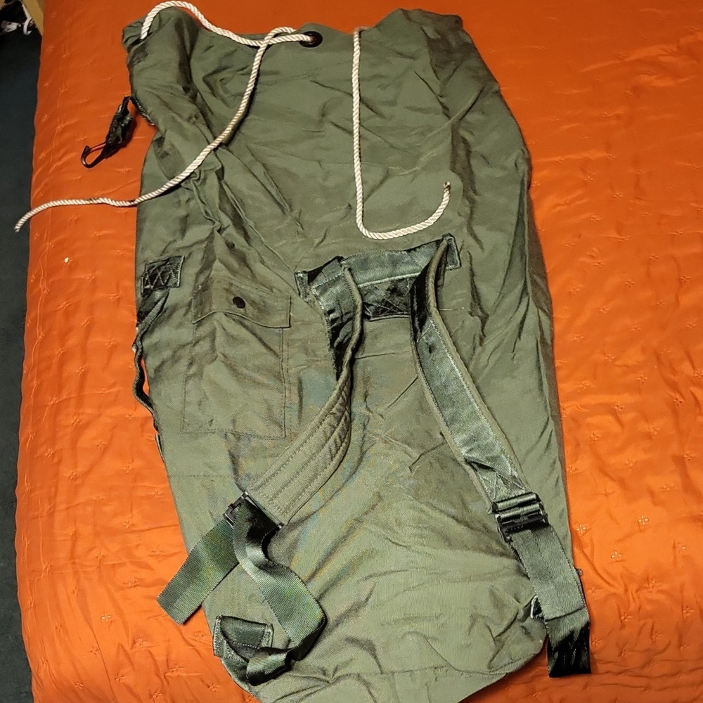 Militaria Olive Drab Backpack with Straps and Drawstring Closure