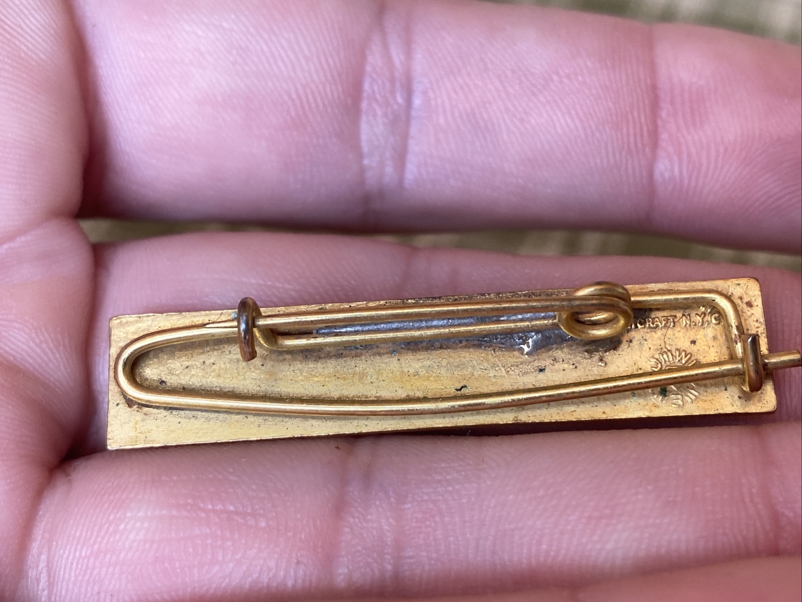 ANTIQUE ORNATE ARTCRAFT NYC GOLD TONE CONVENTION DELEGATE PIN BAR BADGE 1-3/4”