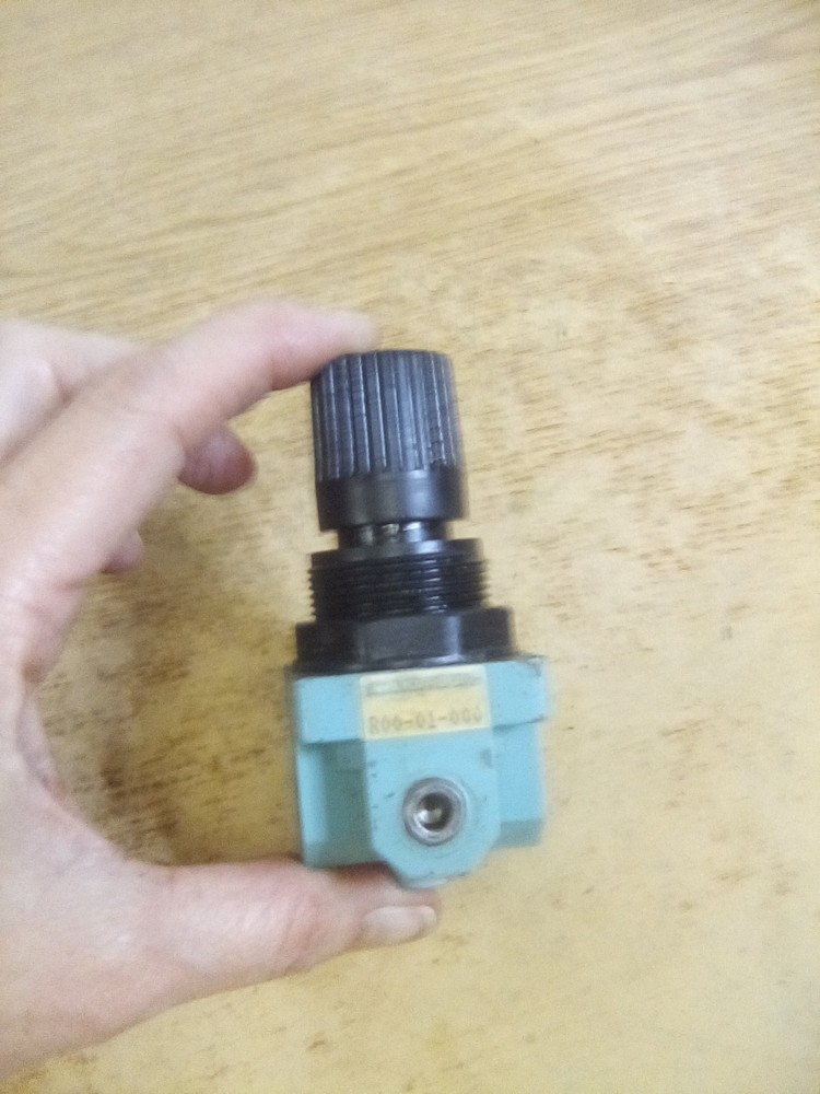 Wilkerson R00-01-000 Regulator