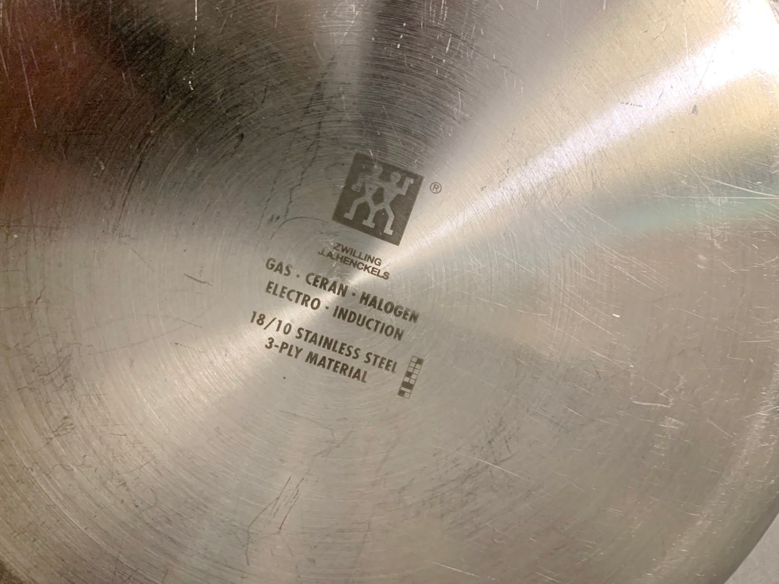 Zwilling J.A. Henckels 6 Qt. 10" 3 Ply 18/10 Stainless Steel Stock Pot Glass Lid