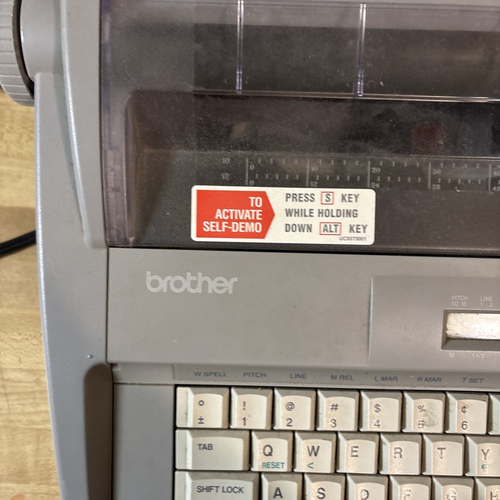 Brother SX-4000 Electronic Typewriter Word Spell Correction LCD Display Read