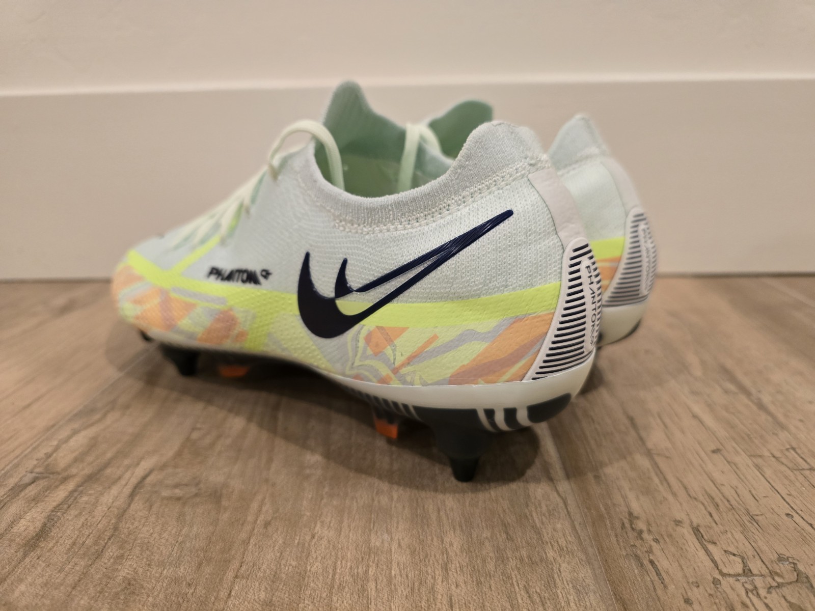 SZ 9.5...NIKE PHANTOM GT2 ELITE SG PRO ACC SOCCER CLEATS MENS...NEW...DC0753-344