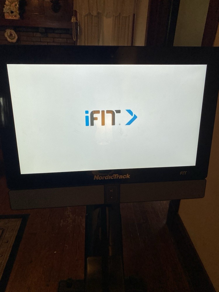 Nordic Track RW900 ifit exercise rower w/console and workout programs