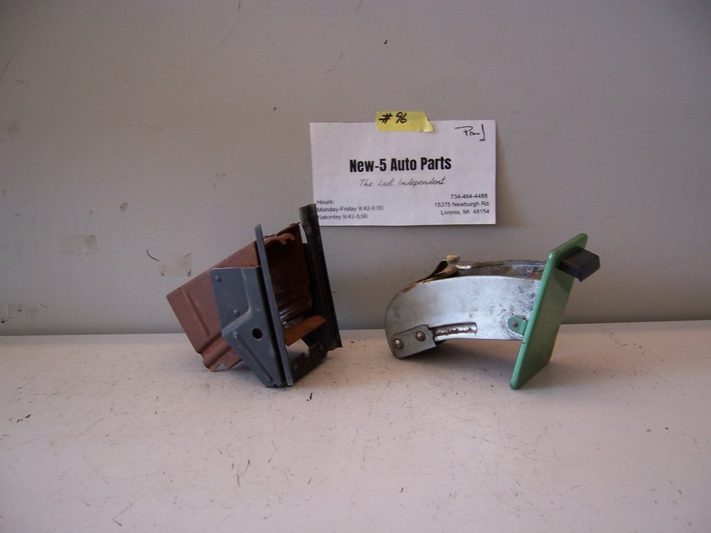 1967-1972 FORD PICKUPS ASHTRAY ASSEMBLY