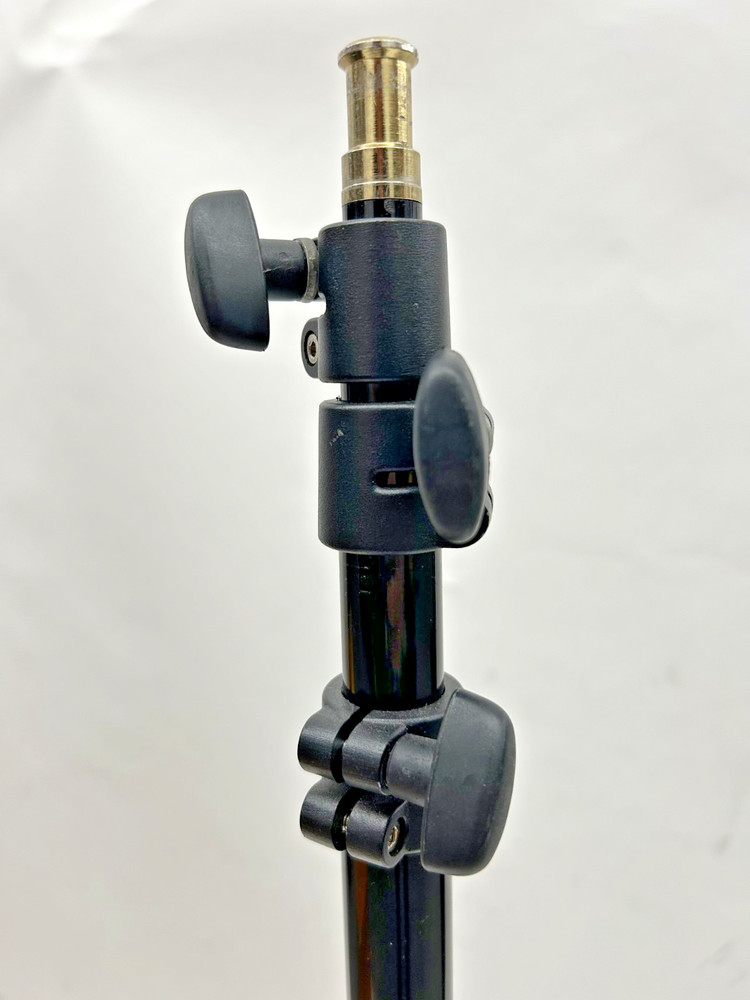 Universal Lightstand