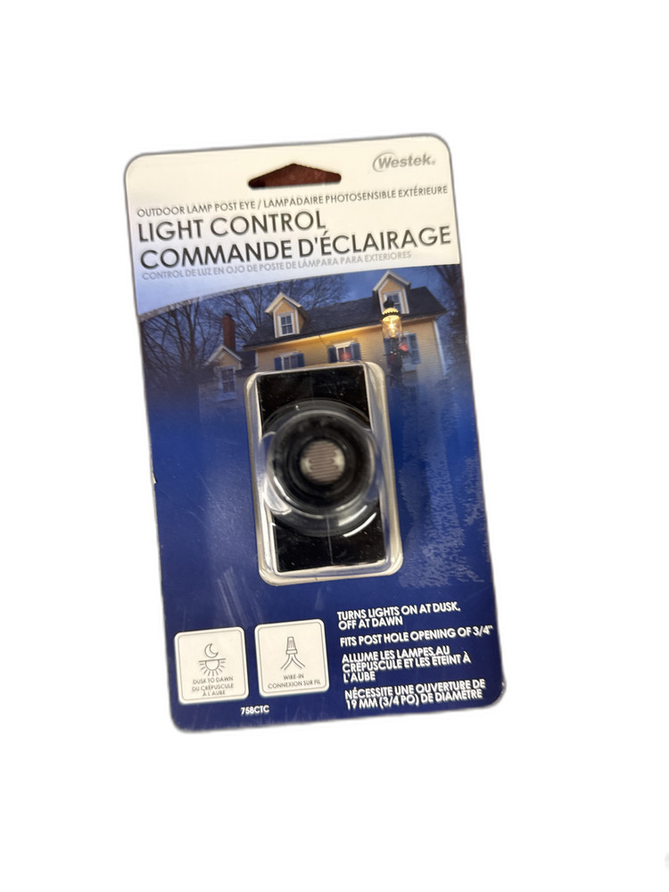 Defiant 1800-Watt Post Eye Light Control