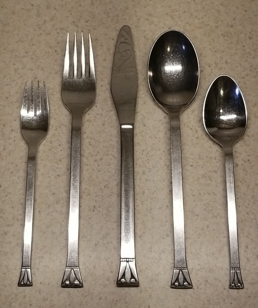 STANLEY ROBERTS STAINLESS FLATWARE ROYALTY 5 PIECE PLACE SETTING