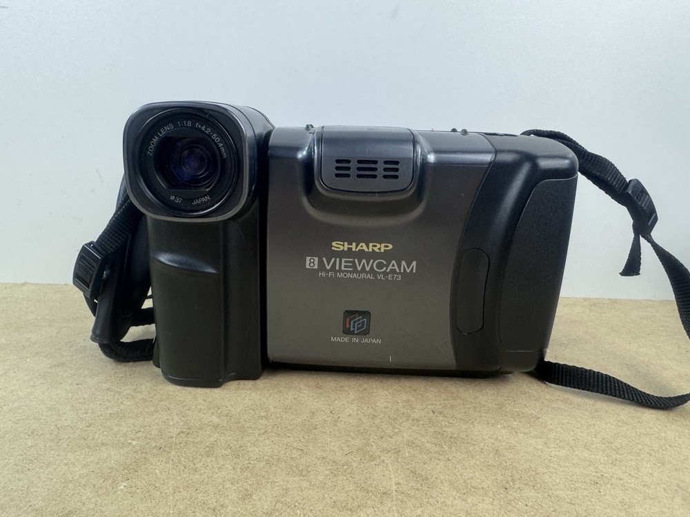 Sharp Viewcam VL-E73 8mm Camcorder Vintage Untested Powers Briefly With Case