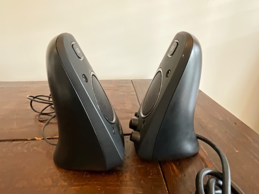 Logitech Z623 THX Certified Satellite Speakers Untested