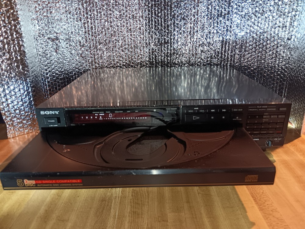 Vintage Sony - CDP-C70 Compact 5 Disc Player, CD Player. Works!