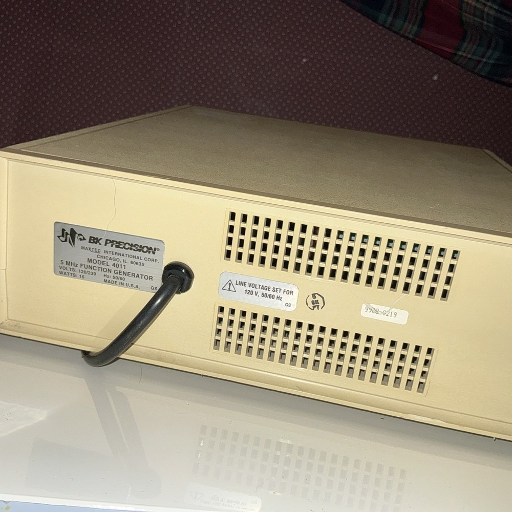 BK PRECISION 4011 - 5 MHZ FUNCTION GENERATOR