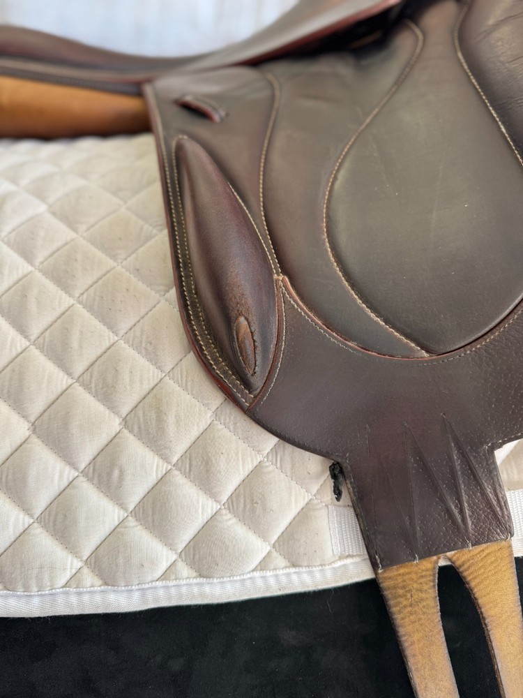 2014 Devoucoux Chiberta – 18” Monoflap Jumping Saddle