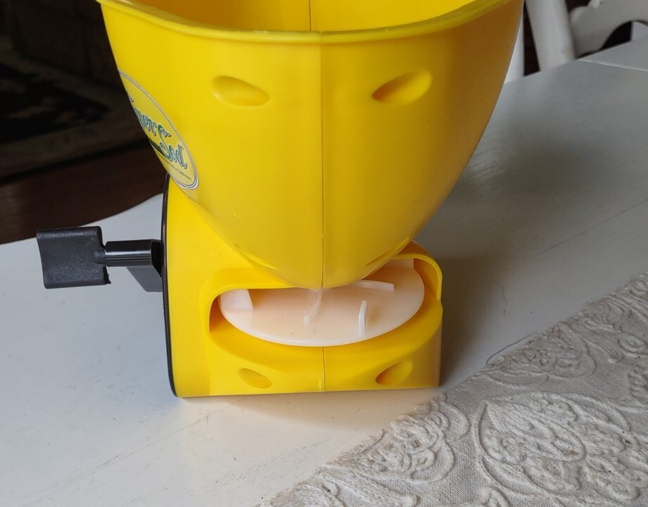 Handheld Spreader Seeder Broadcaster Hand Crank Power Spreader Small Yard