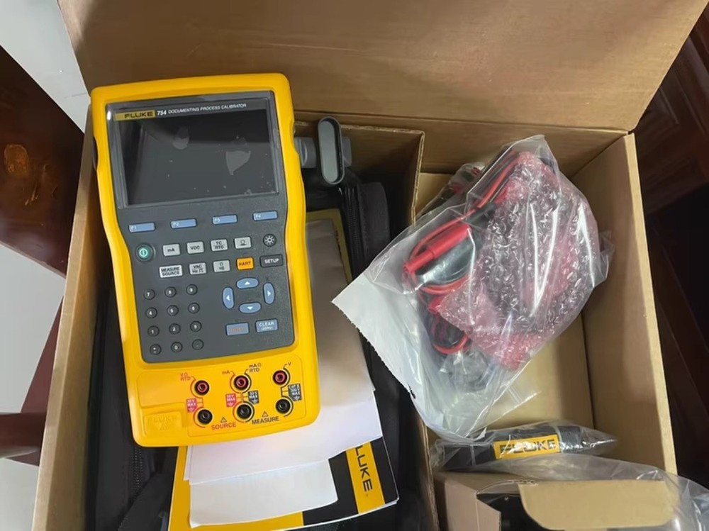 Fluke 754 Documenting Multifunction Process Calibrator #MOQU