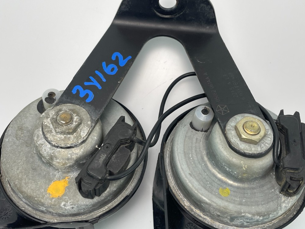 2006 DODGE CARAVAN LOW & HIGH NOTE TONE HORN OEM