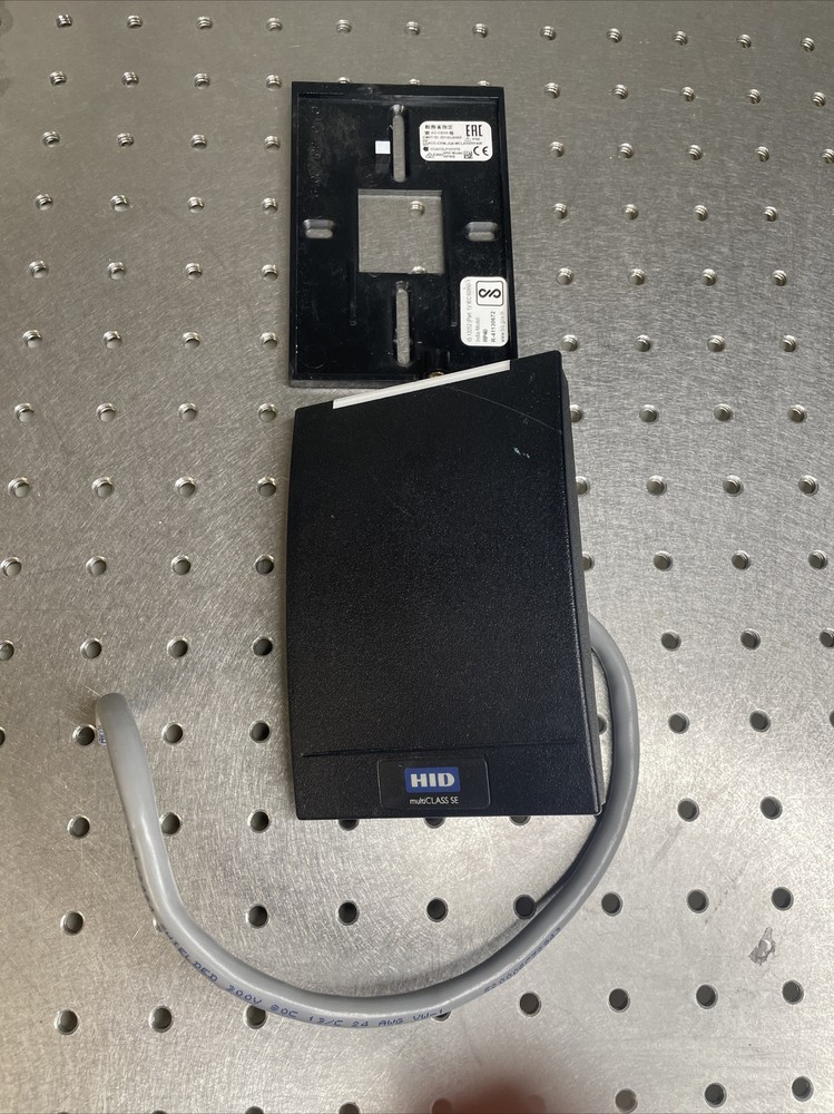 HID 920PTNNEK00000 multiCLASS RP40 Wall Switch Reader - Black (Missing Screw)
