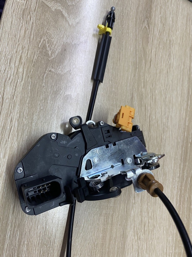 Door Lock Latch Actuator & Cable LH Left Driver Front For 10-14 Chevy Silverado