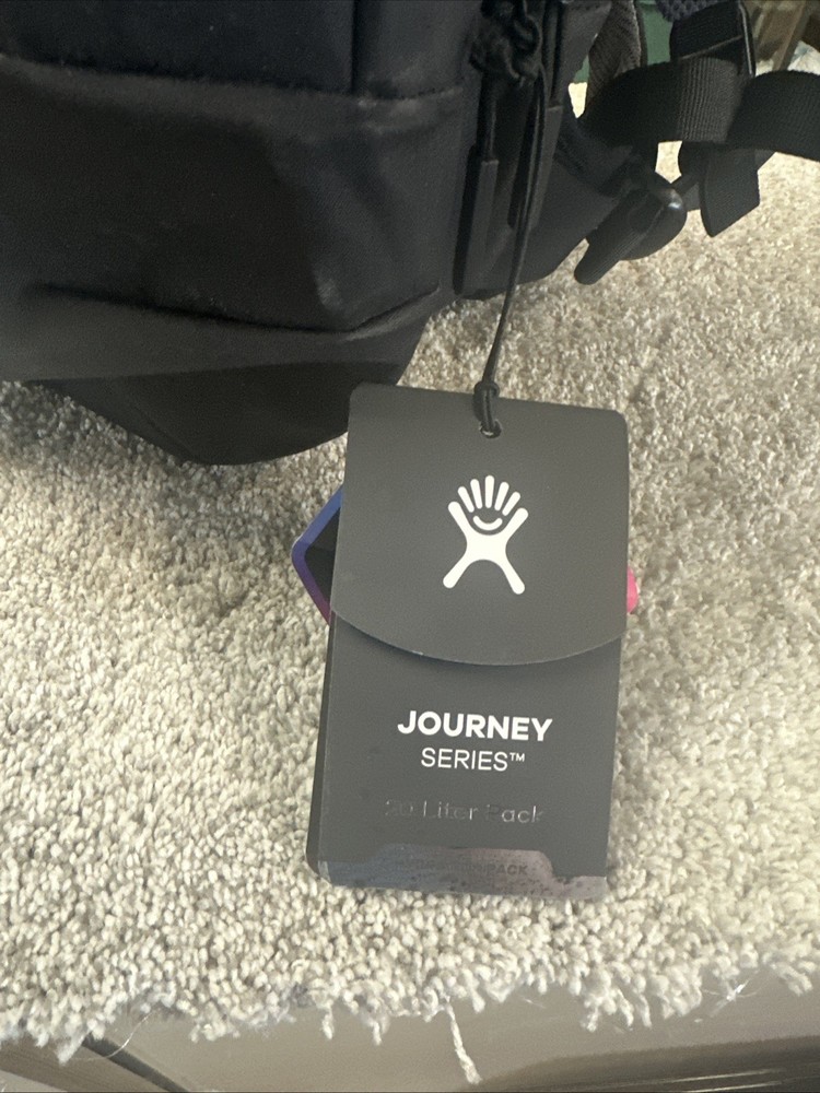 Hydro Flask Down Shift Black Hydration Pack 20 L NEW With Tags