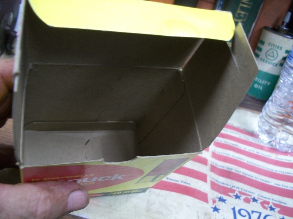 CANUCK IMPERIAL SHOTGUN SHELL BOX TARGET LOAD 12 GAUGE EMPTY BOX PLASTIC SHELL