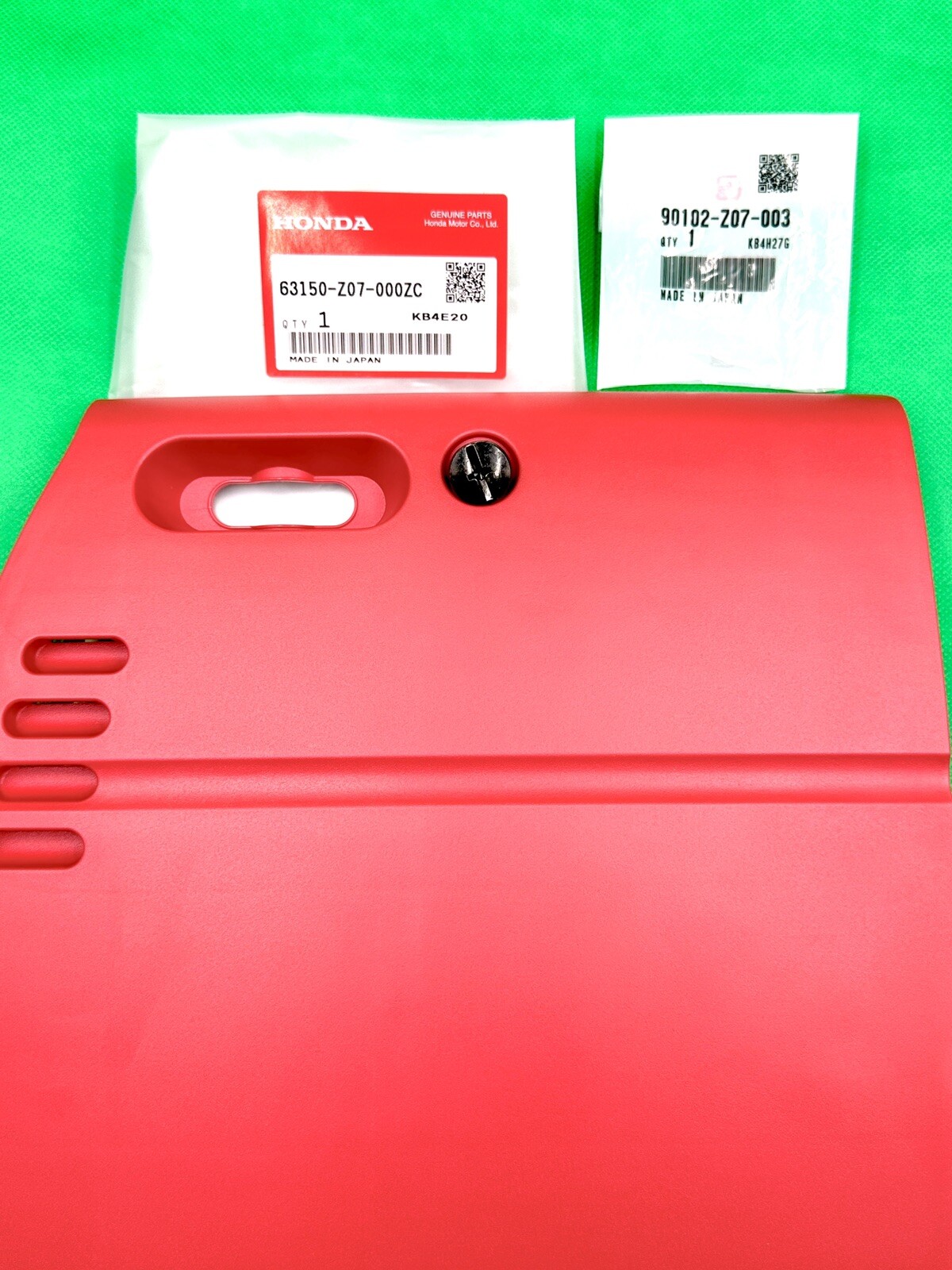 Genuine Honda EU2000i EB2000i Generator Panel Side Cover 63150-Z07-000ZC w Bolt