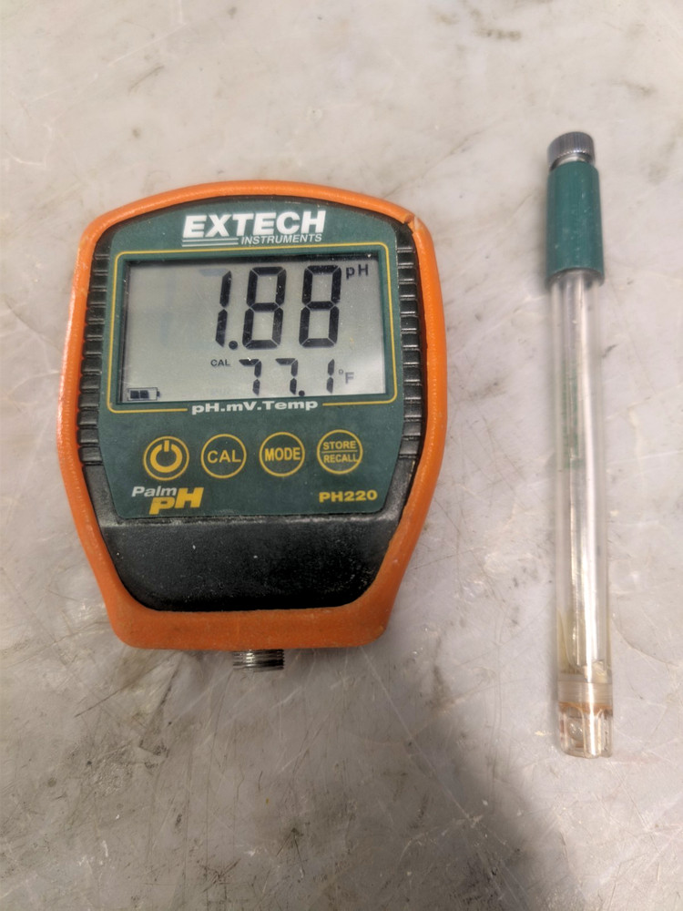 EXTECH Instruments PH220 Palm pH Tester With Probe *sold AS-IS*