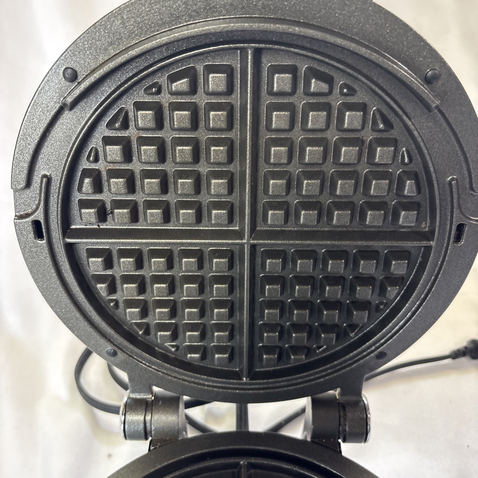 All-Clad Stainless Steel Classic Round Waffle Maker Type 6071