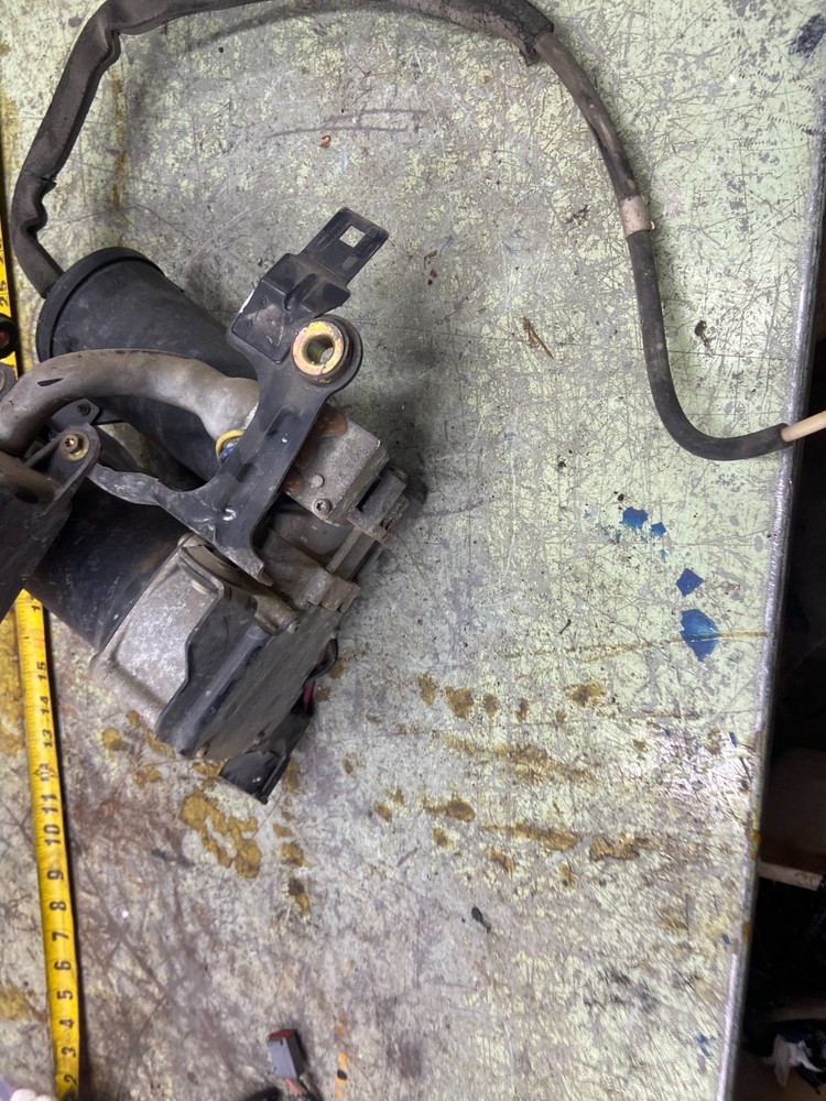 03-06 EXPEDITION SUSPENSION LEVELING PUMP