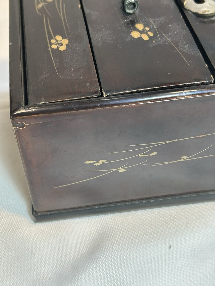 Mechanical Cigarette Dispenser Japanese Laquer Box