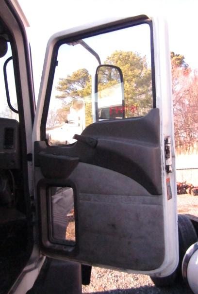 For 2007 MACK CXP 2007-2007 DOOR ASSEMBLY Right , MD