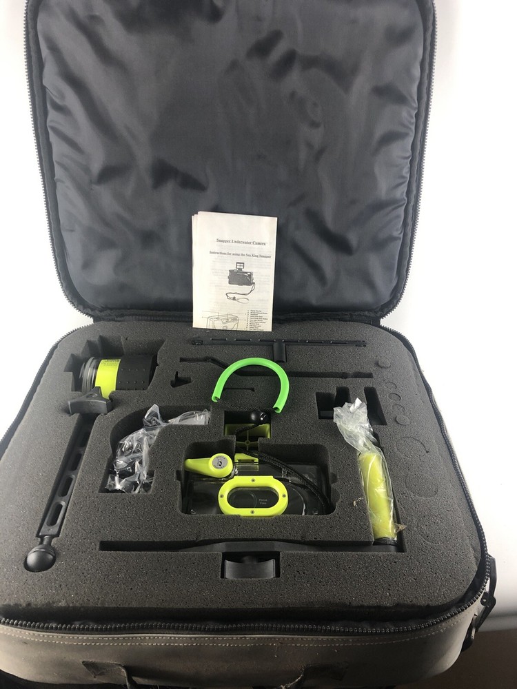 Bonica Underwater Camera in Case with Strobe light and accessories. Never Used!!